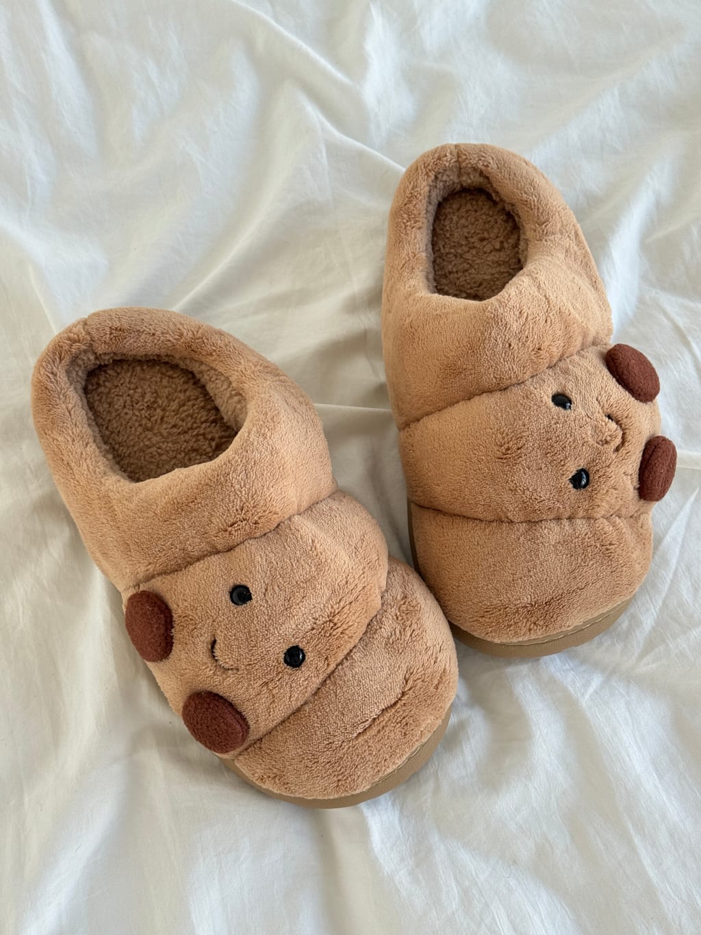 Croissant Hugs Flip-flops